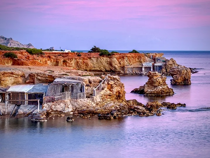 Pou des Lleó – falaises rouges et mer