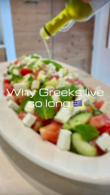 Tomatoes.
Cucumber.
Feta.
Olive oil.No superfoods.
No supplements.
No complicated recipe.Just a few ingredients that have been nourishing Mediterranean cultures for generations 🇬🇷☀️#MediterraneanDiet #GreekFood #HealthyLifestyle #MediterraneanLiving #IbizaLife