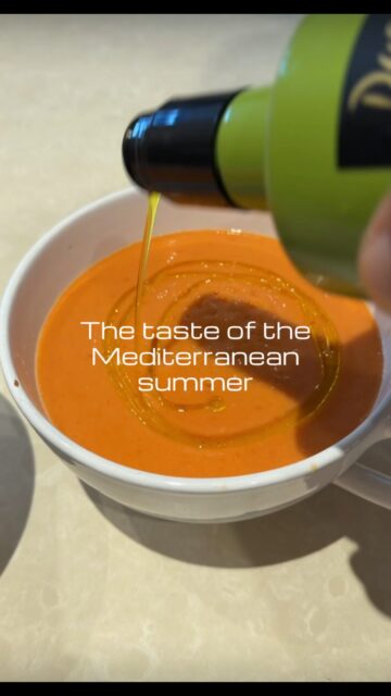 Some recipes survive for centuries for a reason.Fresh vegetables, good olive oil, a little patience and no need for a stove.Gazpacho remains one of the simplest ways to bring the Mediterranean to your table.🇪🇸 Ibiza, June.
#MediterraneanLifestyle #MediterraneanDiet
#IbizaLife #HealthyLiving
#SummerRituals