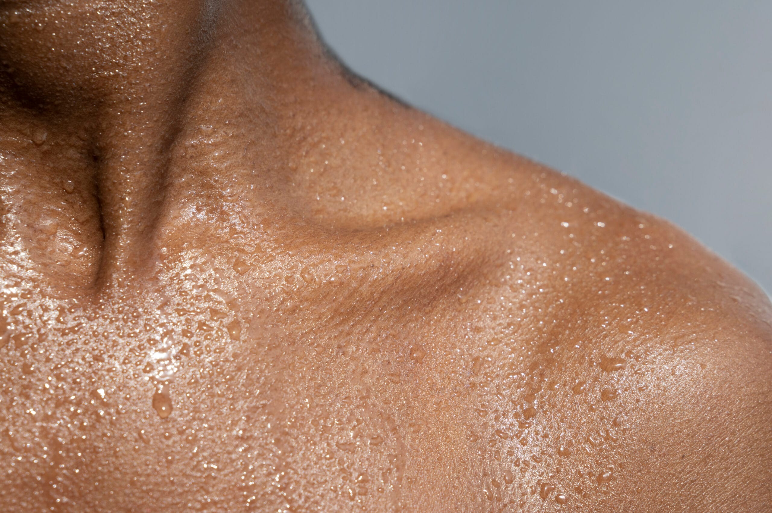 Evening cooling protocol and hydrated skin after a summer evening